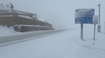 Trabzon ve çevre illerin yüksek kesimlerinde kar yağışı etkili oldu