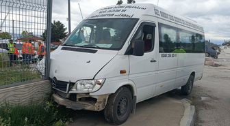 Burdur'da 3 aracın karıştığı kaza; 2'si çocuk 6 yaralı