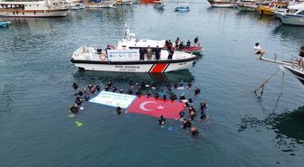 Kaş'ta deniz dibi temizliği yapıldı