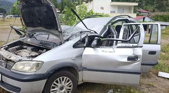 Kahramanmaraş’ta otomobil elektrik direğine çarptı: 1 yaralı