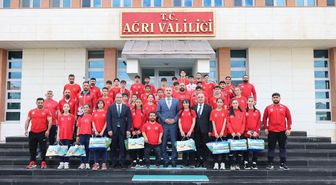 Ağrı’da madalyalı sporcular Vali Bozkurt tarafından ağırlandı