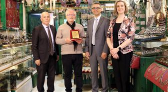 Beypazarı'nda unutulmaya yüz tutmuş el sanatları ustalarına plaket