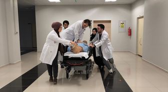 Kütahya'da tıp öğrencileri simülasyon merkezinde doktorluğa hazırlanıyor