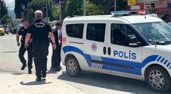 Boşanma aşamasında karısını bıçaklayacaktı, polis tam zamanında müdahale etti