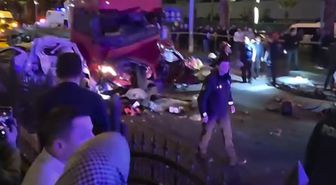 Giresun'da 4 araçlı zincirleme kaza kamerada; 3'ü çocuk 5 ölü, 7 yaralı