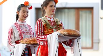 Kırklareli'nde komşu ülke Bulgaristan dans toplulukları gösterilerini sahneledi