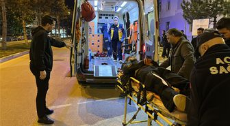 Kütahya'da 'Yan Bakma' Kavgası: 3 Genç Bıçakla Yaralandı
