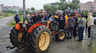 Manisa'da traktör ile motosikletin çarpıştığı kazada 1 kişi yaralandı