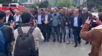 CHP Genel Merkezi'ndeki arbedeyi başlatan görüntüler! Kol kola girip yürüdüler