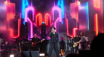 Kazak şarkıcı Dimash Qudaibergen, Etnospor'da konser verdi