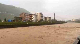 Trabzon'un Araklı ilçesinde şiddetli yağış