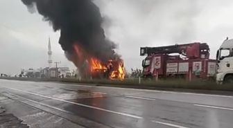 Yolcu otobüsü alev alev yandı