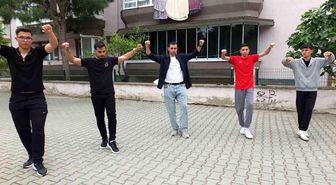Burhaniyeli gençler gösterilere hazırlanıyorlar