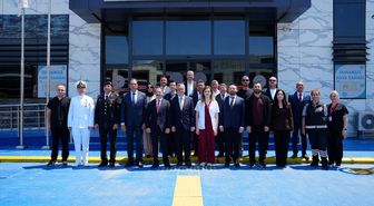 Biga'da protokol ve vatandaşlar bayramlaştı