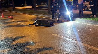 Bursa'da motosikletle refüje çarpıp savrulan sürücü öldü