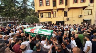 Bursaspor taraftarı Ertuğ Toker son yolculuğuna uğurladı