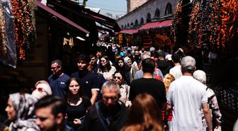 Eminönü'nde arife günü yoğunluğu