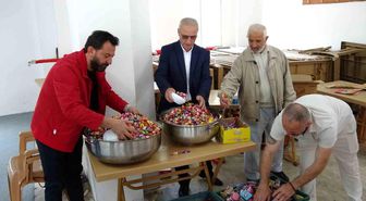 İki asırlık gelenek çocukların bayram sevincine dönüşüyor