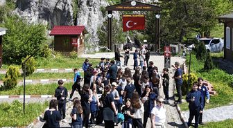 Kanyonlarıyla ünlü Kastamonu'nun Pınarbaşı ilçesinde arife günü yoğunluğu