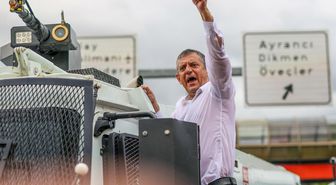 Özgür Özel'den İzmir'de gövde gösterisi! Valiliğin itirazına jet yanıt geldi
