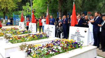 Vali Akbıyık, Kurban Bayramı'nda şehitlikleri ziyaret etti