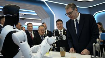 Albüm: Sırbistan Cumhurbaşkanı Vucic, Çin'de 'Geleceğin Fabrikasını' Ziyaret Etti
