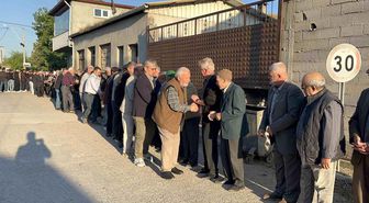 Bu kuyruğun sonu görülmedi