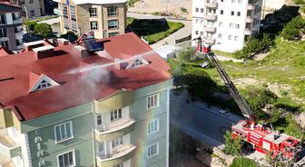 Çatı katındaki mutfakta çıkan yangın korkuttu