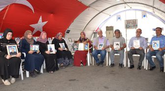 Diyarbakır'da evlat nöbetini sürdüren aileler, 14'üncü bayrama da buruk girdi