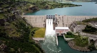 Elazığ'da bir barajın daha kapakları açıldı