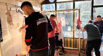 Hasköy'de bayram namazının ardından kurban kesimi başladı