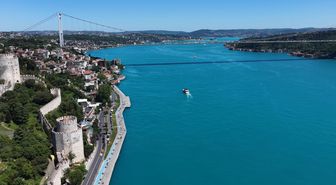 İstanbul Boğazı Kurban Bayramı'nda Turkuaz Renge Büründü