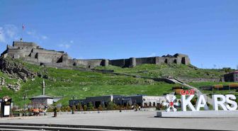 Kars'ta bayram sessizliği: Kentin en işlek noktaları boş kaldı