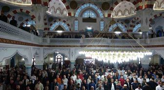 Kilis'te bayram namazında camiler doldu taştı