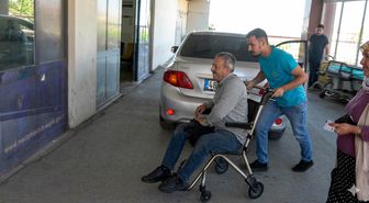 Kurbanlık boğanın boynuzuyla bacağından yaralandı, 60 dikiş atıldı