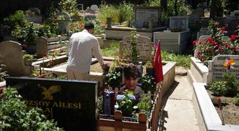 Mattia Ahmet Minguzzi'nin ailesi, bayramın ilk günü çocuklarının mezarını ziyaret etti