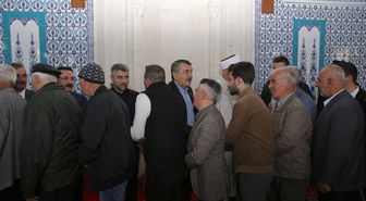 Milli Eğitim Bakanı Tekin, bayram namazını memleketi Erzurum'da kıldı Açıklaması