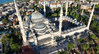 Sultanahmet Camii'nde bayram yoğunluğu havadan görüntülendi