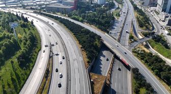 Bayramın ikinci gününde de yollar boş kaldı /Havadan görüntüler