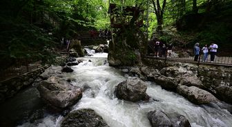 Düzce'de doğa harikaları bayramda ziyaretçi akınına uğradı