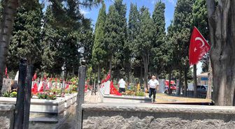 Bayramda Şehitlik Ziyareti: Duygu Dolu Anlar