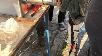 Kurban eti çekerken elini kıyma makinesine kaptırdı