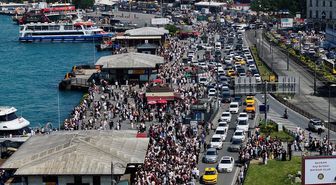İstanbul'da bayramın ikinci gününde tarihi ve turistik yerlerde yoğunluk oluştu