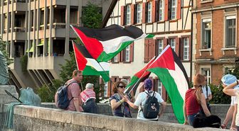 İsviçre'nin Basel kentinde Filistin'e destek eylemi düzenlendi