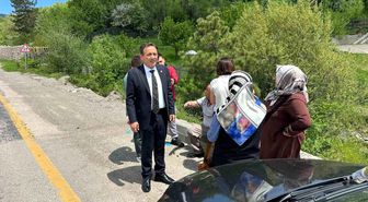 Kavşakta iki otomobil çarpıştı: 4 Yaralı