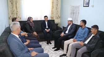Kaymakam Atalık, şehit polis ailesini bayramda yalnız bırakmadı