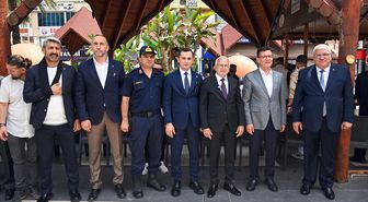 Kumluca'da protokol ve vatandaşlar bayramlaşma töreninde bir araya geldi