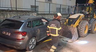 Siirt'te otomobil ile kepçenin çarpıştığı kazada 5 kişi yaralandı