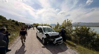 Tatvan'da otomobille kamyonet çarpıştı: 6 yaralı