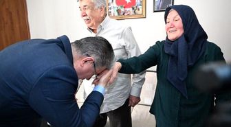 Vali Yılmaz'dan şehit ailesine bayram ziyareti